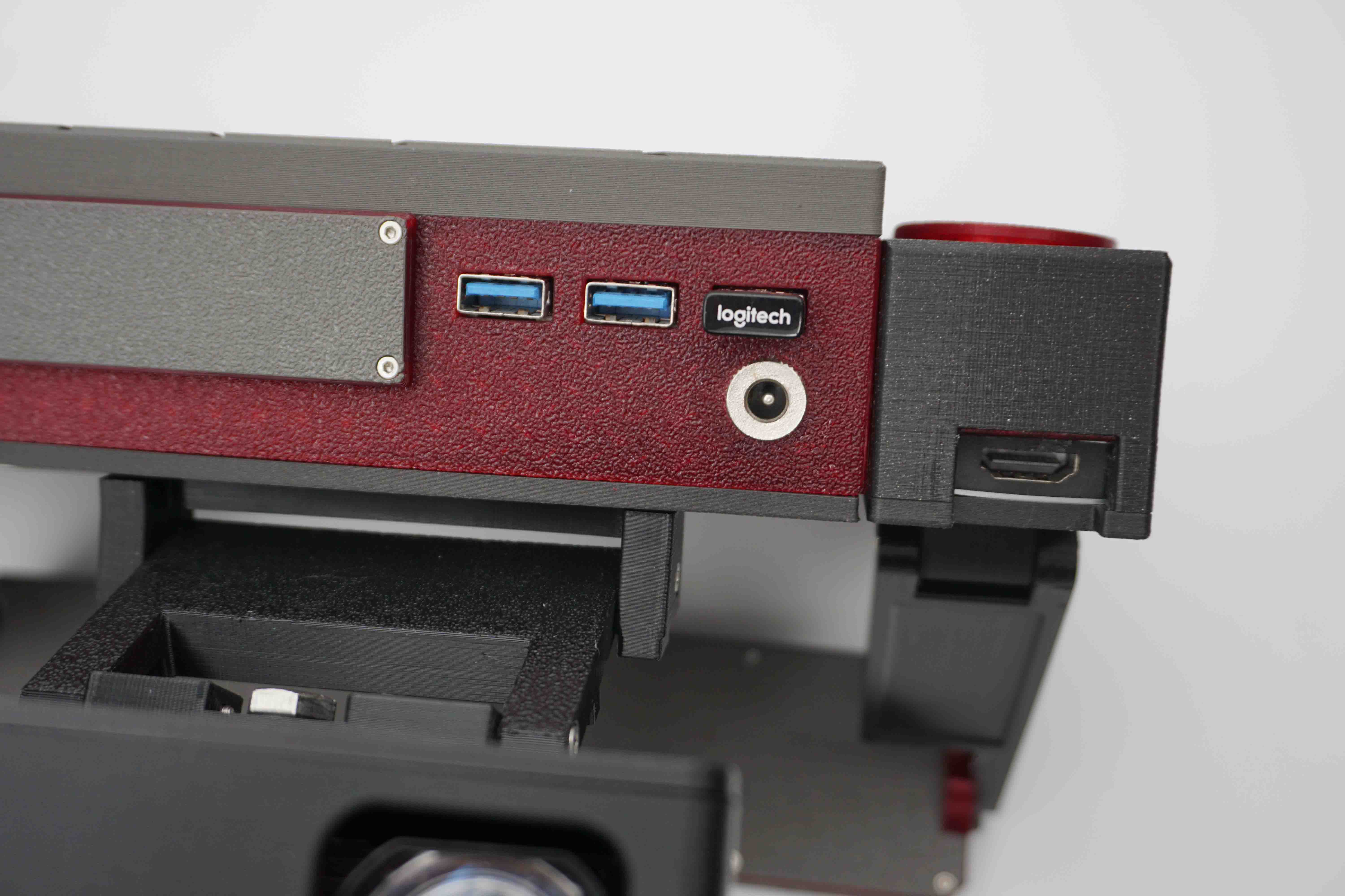 Cyberdeck Red V2 top ports
